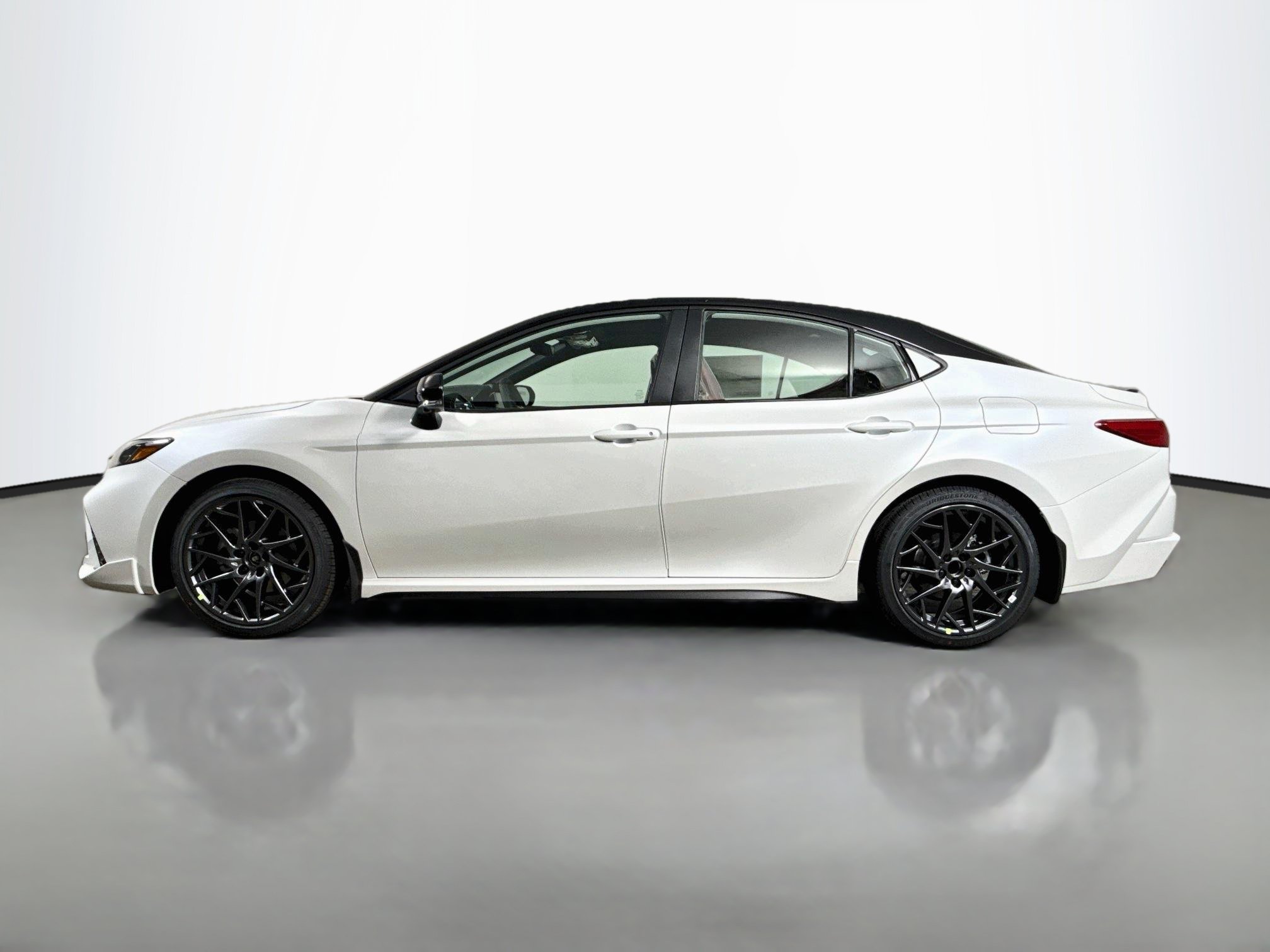 New 2027 Toyota Camry XSE w/ Premium Plus Package FWD image 4