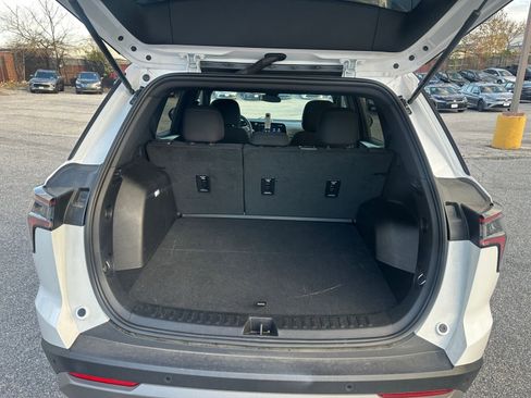 Used 2025 Chevrolet Equinox LT image 30