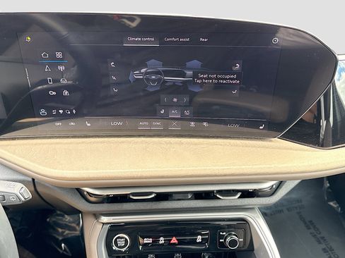 Certified 2025 Audi Q5 Premium w/ Convenience Package image 35