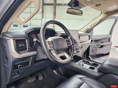 Used 2024 Ford Expedition Max XLT image 18