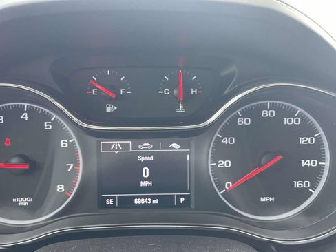 Used 2019 Chevrolet Cruze LT w/ Convenience Package FWD image 20