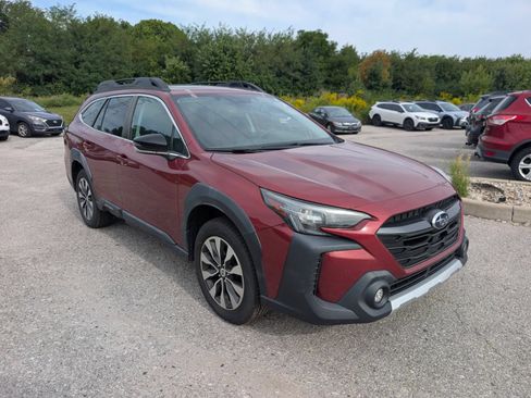 Used 2023 Subaru Outback Limited AWD/4WD image 3