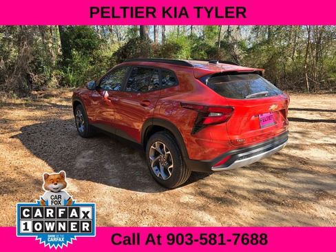 Used 2024 Chevrolet Trax LT w/ Driver Confidence Package image 5