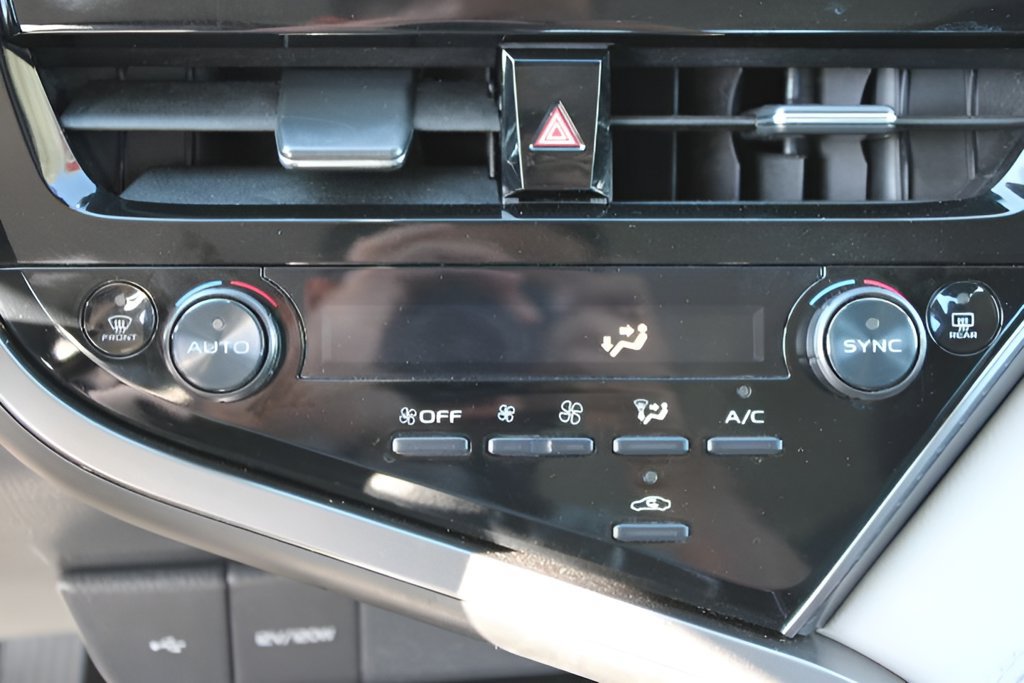 Used 2022 Toyota Camry LE AWD/4WD image 16