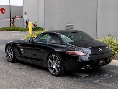 Used 2011 Mercedes-Benz SLS AMG Coupe image 4