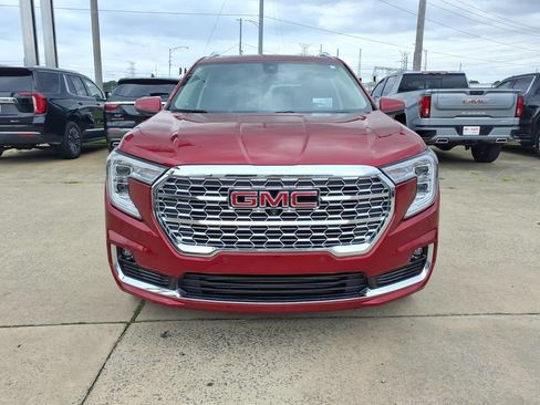 Used 2024 GMC Terrain Denali w/ Denali Premium Package AWD/4WD image 2
