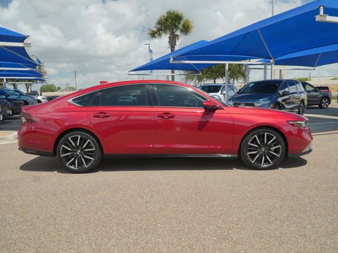 Used 2023 Honda Accord Touring image 4