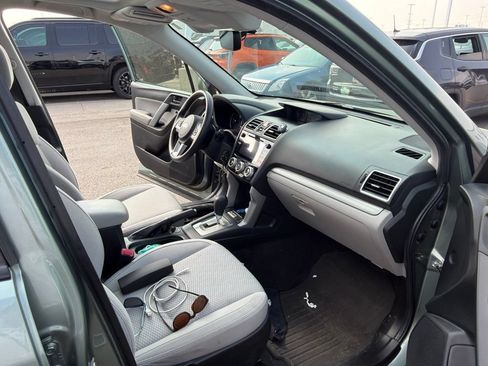 Used 2018 Subaru Forester 2.5i Premium AWD/4WD image 17