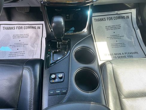 Used 2013 Toyota Avalon Limited w/ Technology Pkg FWD image 20