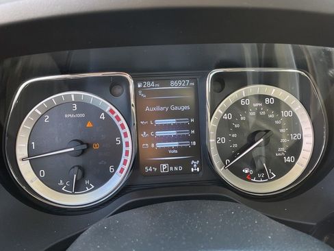 Used 2017 Nissan Titan PRO-4X image 9