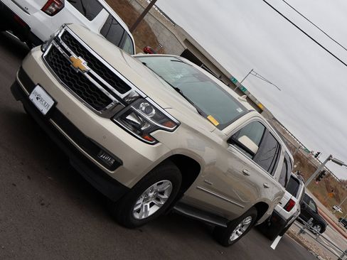 Used 2015 Chevrolet Tahoe LT w/ Luxury Package image 3