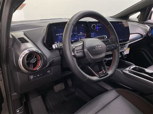 Used 2024 Chevrolet Equinox EV RS image 2