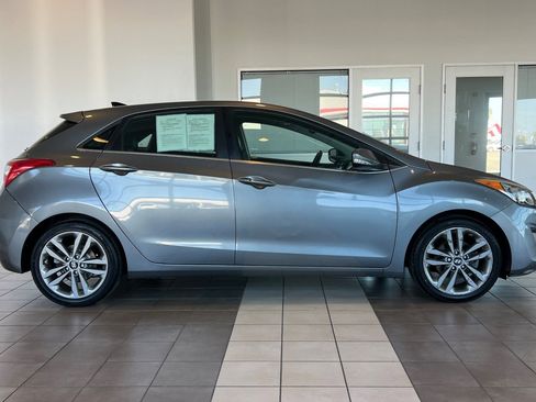 Used 2016 Hyundai Elantra GT w/ Option Group 03 FWD image 3