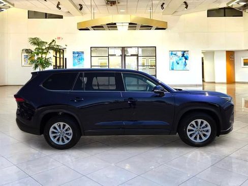 Used 2025 Toyota Grand Highlander FWD image 4