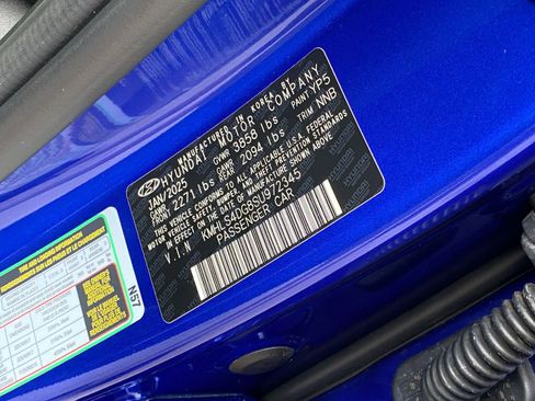 Used 2025 Hyundai Elantra SEL image 30