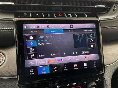 New 2025 Jeep Grand Cherokee L Limited w/ Luxury Tech Group II image 39