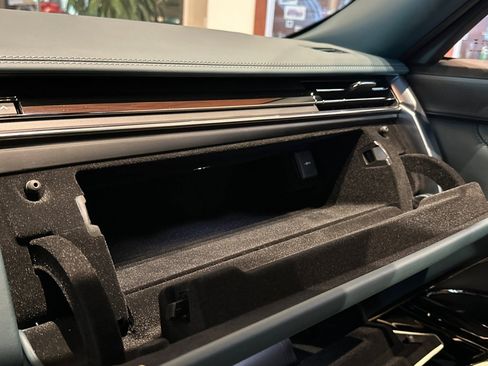 New 2025 Land Rover Range Rover SV image 33