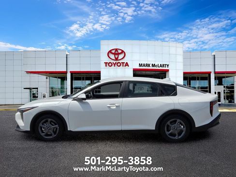 Used 2025 Kia K4 FWD image 2