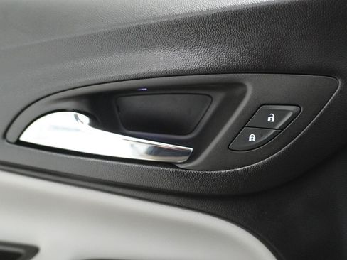Used 2024 Chevrolet Equinox LS w/ Driver Confidence II Package FWD image 21
