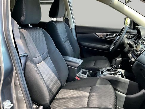 Used 2017 Nissan Rogue SV FWD image 9