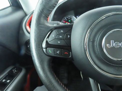 Used 2022 Jeep Renegade Trailhawk image 11