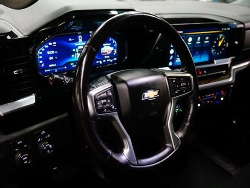 Used 2022 Chevrolet Silverado 1500 LT image 10