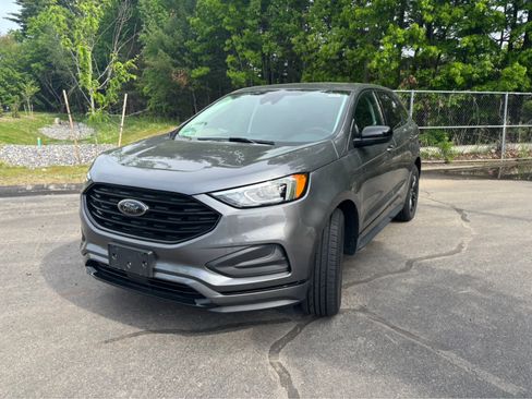 Used 2023 Ford Edge SE w/ Black Appearance Package AWD/4WD image 3