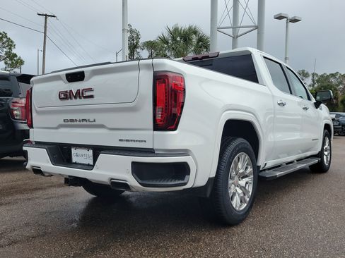 Used 2022 GMC Sierra 1500 Denali image 5