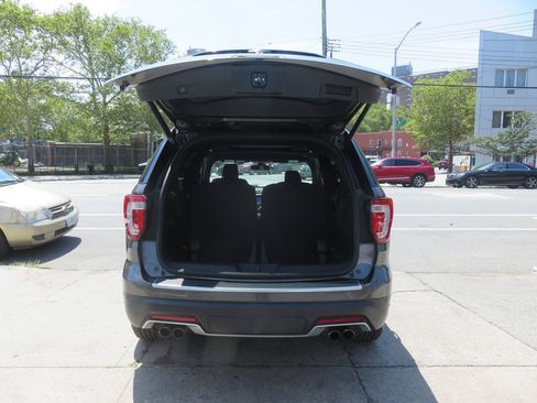 Used 2018 Ford Explorer Platinum AWD/4WD image 26