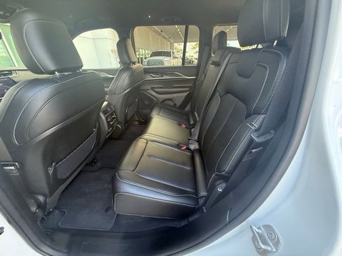 Certified 2025 Jeep Grand Cherokee Limited image 26
