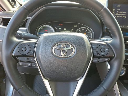 Used 2021 Toyota Venza Limited w/ Carpet Mat Package (TMS) image 21