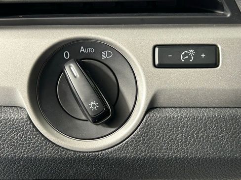 Used 2020 Volkswagen Passat 2.0T SE image 25