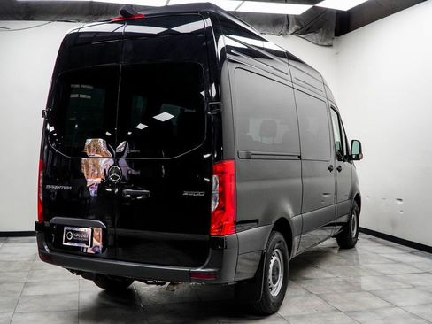 Used 2024 Mercedes-Benz Sprinter 2500 image 12