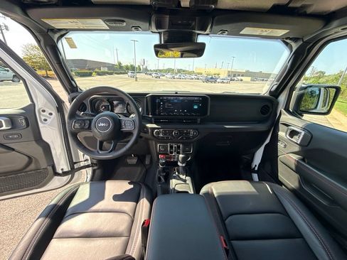 Used 2024 Jeep Wrangler Unlimited Rubicon w/ Technology Group AWD/4WD image 13