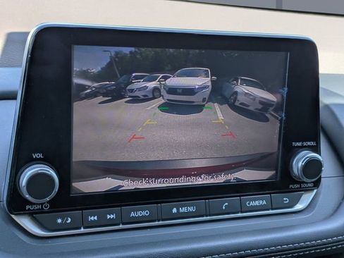 Used 2021 Nissan Rogue S FWD image 28
