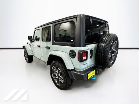 Used 2024 Jeep Wrangler Unlimited w/ Convenience Group image 7