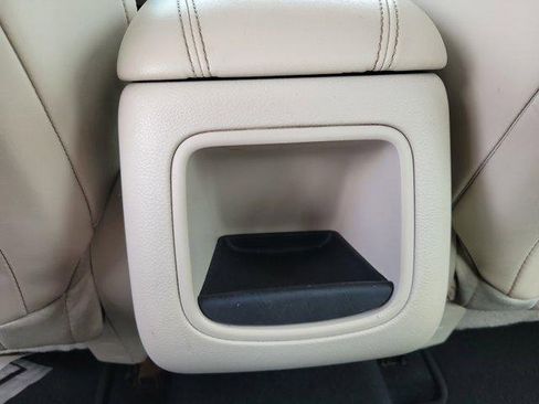 Used 2017 Chrysler 200 Limited Platinum image 10