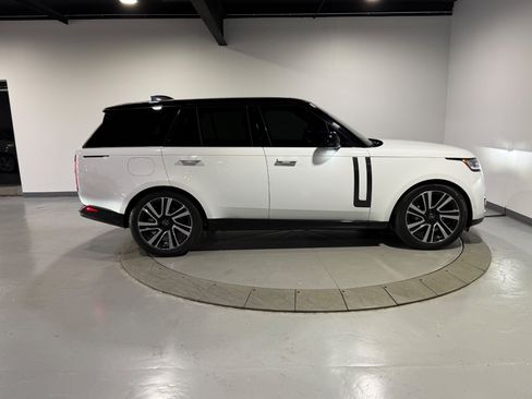 Used 2023 Land Rover Range Rover SE AWD/4WD image 9