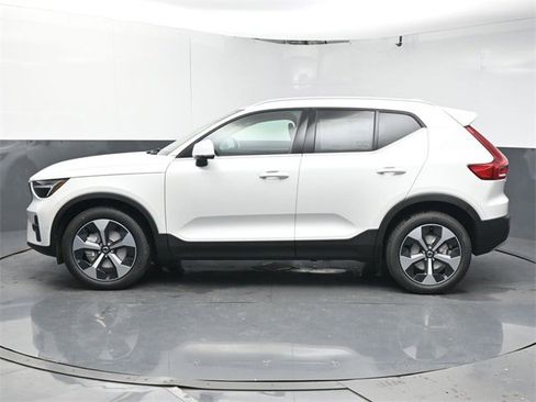 New 2025 Volvo XC40 B5 Plus w/ Protection Package Premier image 5