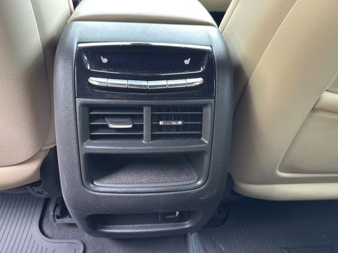 Used 2018 Cadillac XT5 Luxury w/ Driver Awareness Package AWD/4WD image 24