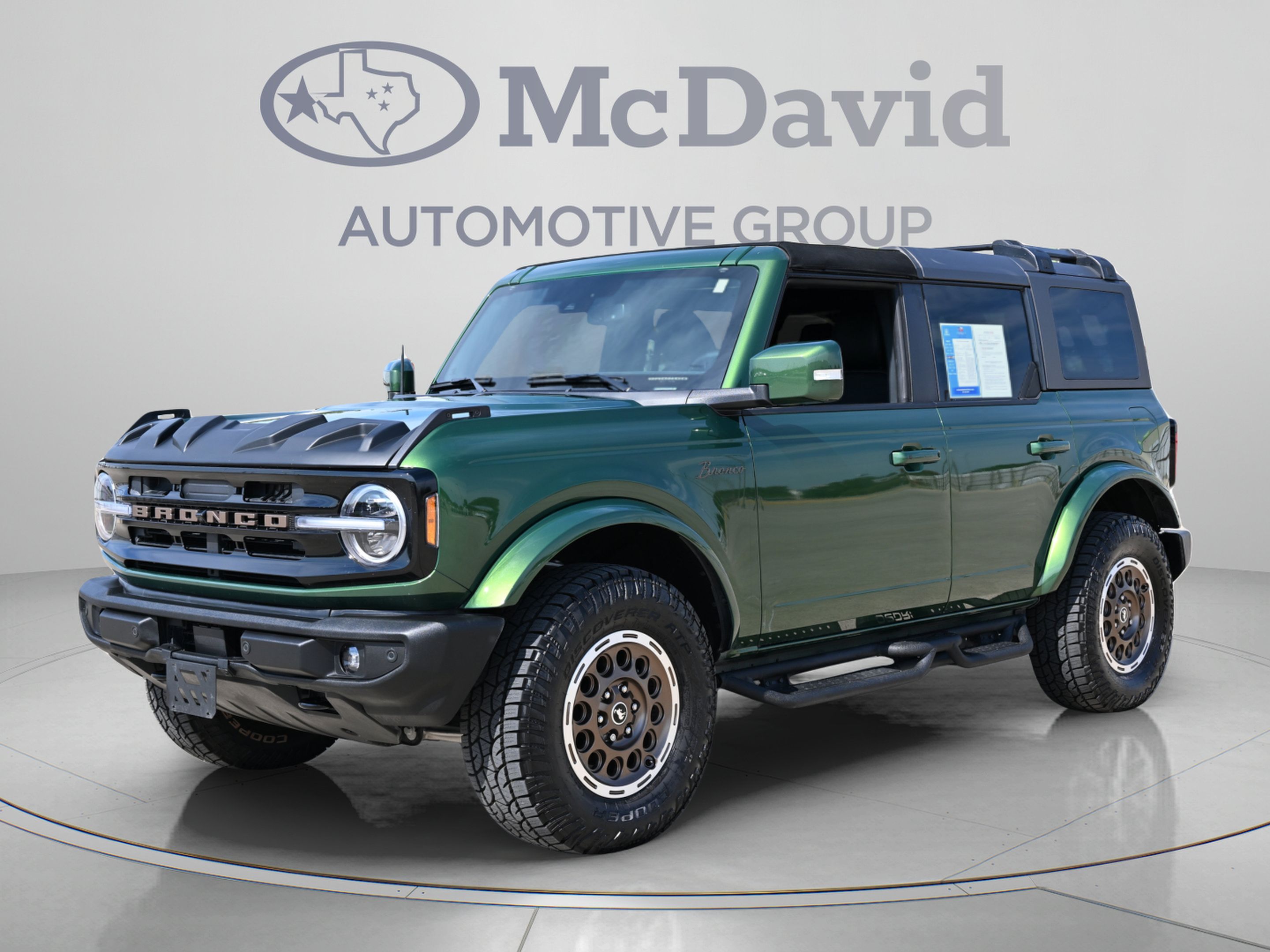 Used 2025 Ford Bronco Outer Banks AWD/4WD image 1