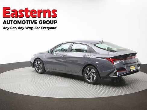 Used 2025 Hyundai Elantra SEL FWD image 65