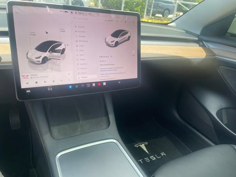 Used 2023 Tesla Model 3 Standard Range RWD image 10