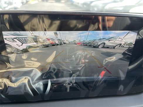 New 2025 Buick Envista Avenir image 17