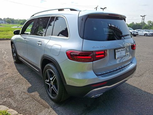Used 2026 Mercedes-Benz GLB 250 4MATIC image 4
