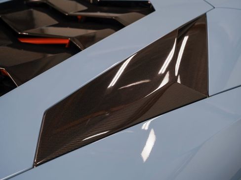 Used 2018 Lamborghini Aventador S image 23