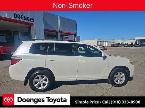 Used 2010 Toyota Highlander SE image 2