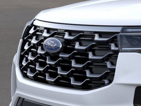 New 2026 Ford Explorer Platinum w/ LUX Leather Package image 17