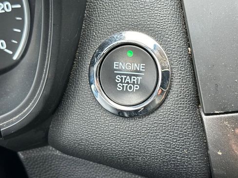 Used 2021 Ford EcoSport SE w/ SE Convenience Package image 24