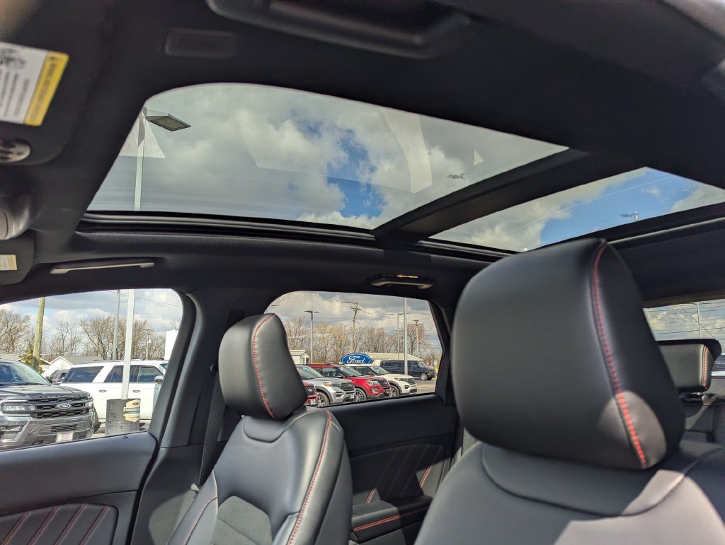 Used 2024 Ford Edge ST-Line AWD/4WD image 21